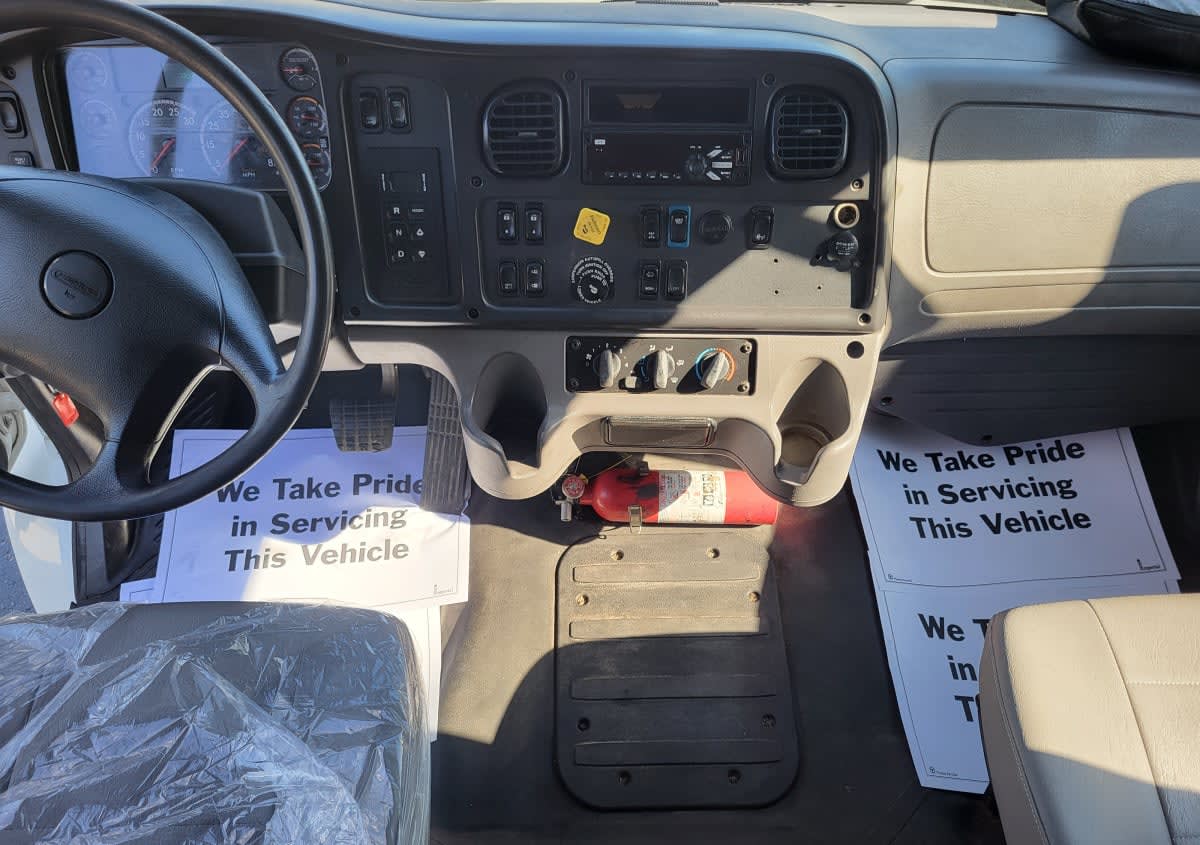 2019 Freightliner M2 106 807295