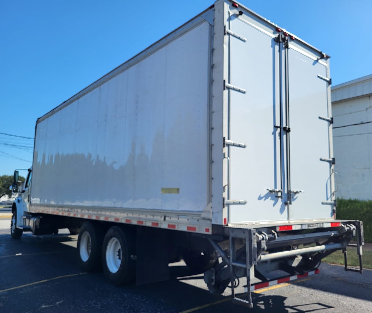 2019 Freightliner M2 106 807295
