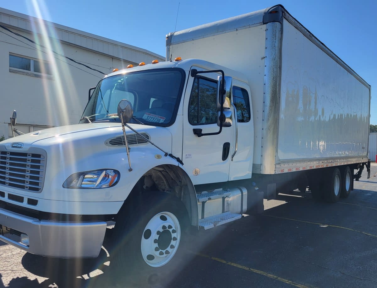 2019 Freightliner M2 106 807295