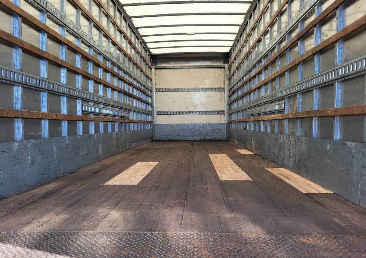 2019 Freightliner M2 106 807295