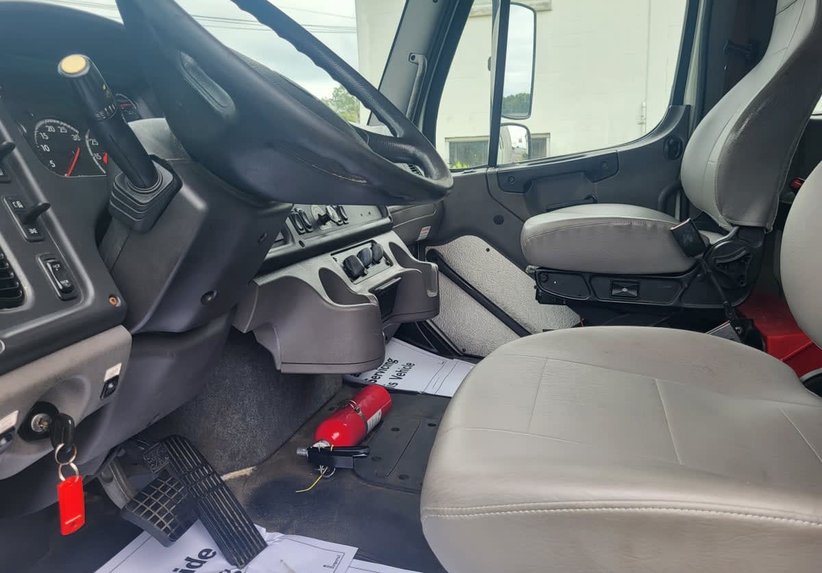 2019 Freightliner M2 106 807296