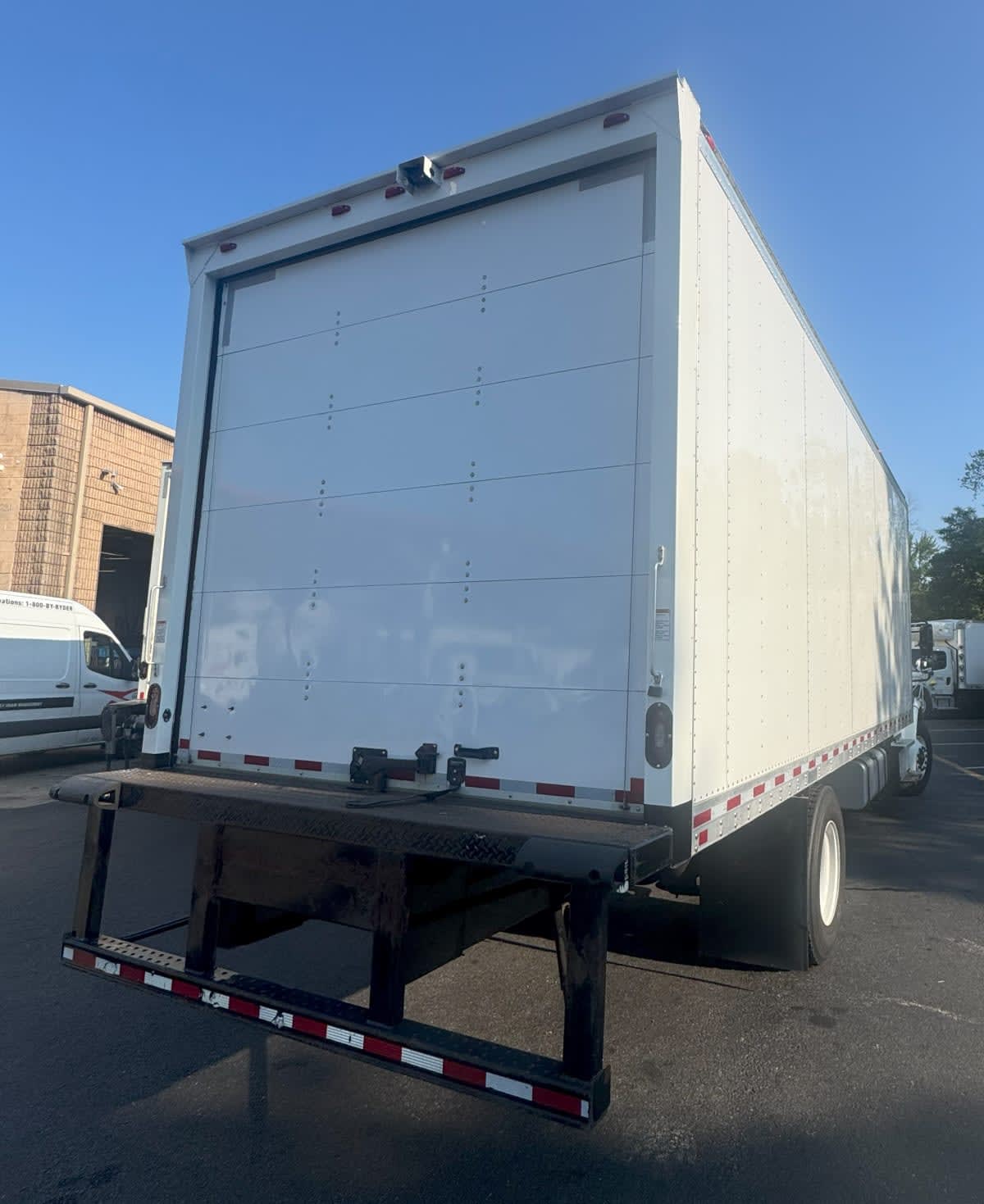2019 Freightliner M2 106 807328