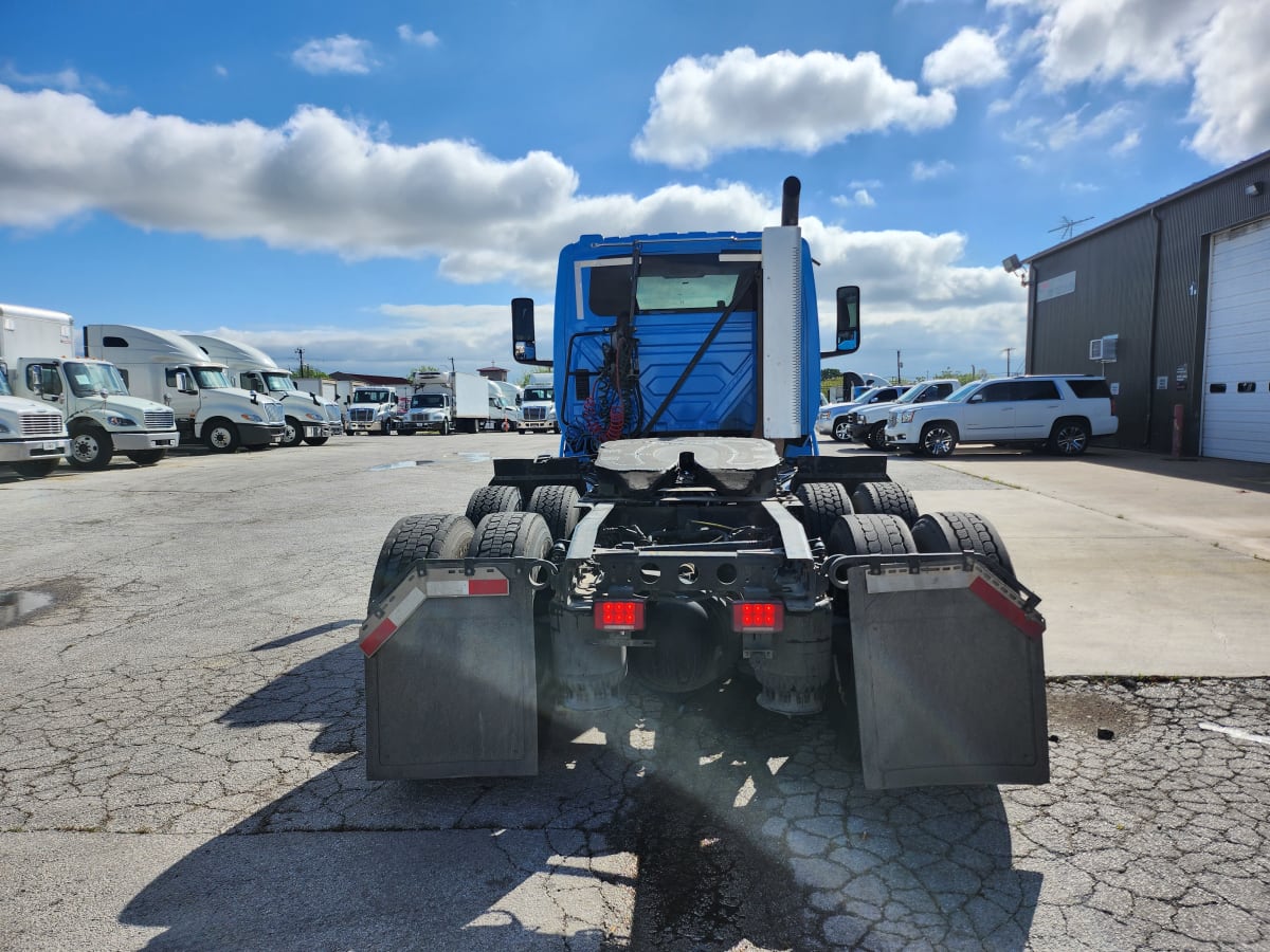 2019 Navistar International LT625 DAYCAB T/A 807334