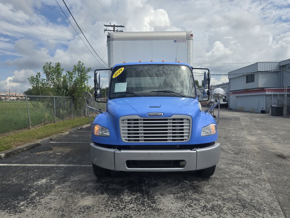 2019 Freightliner M2 106 in Tampa, FL — photo 2