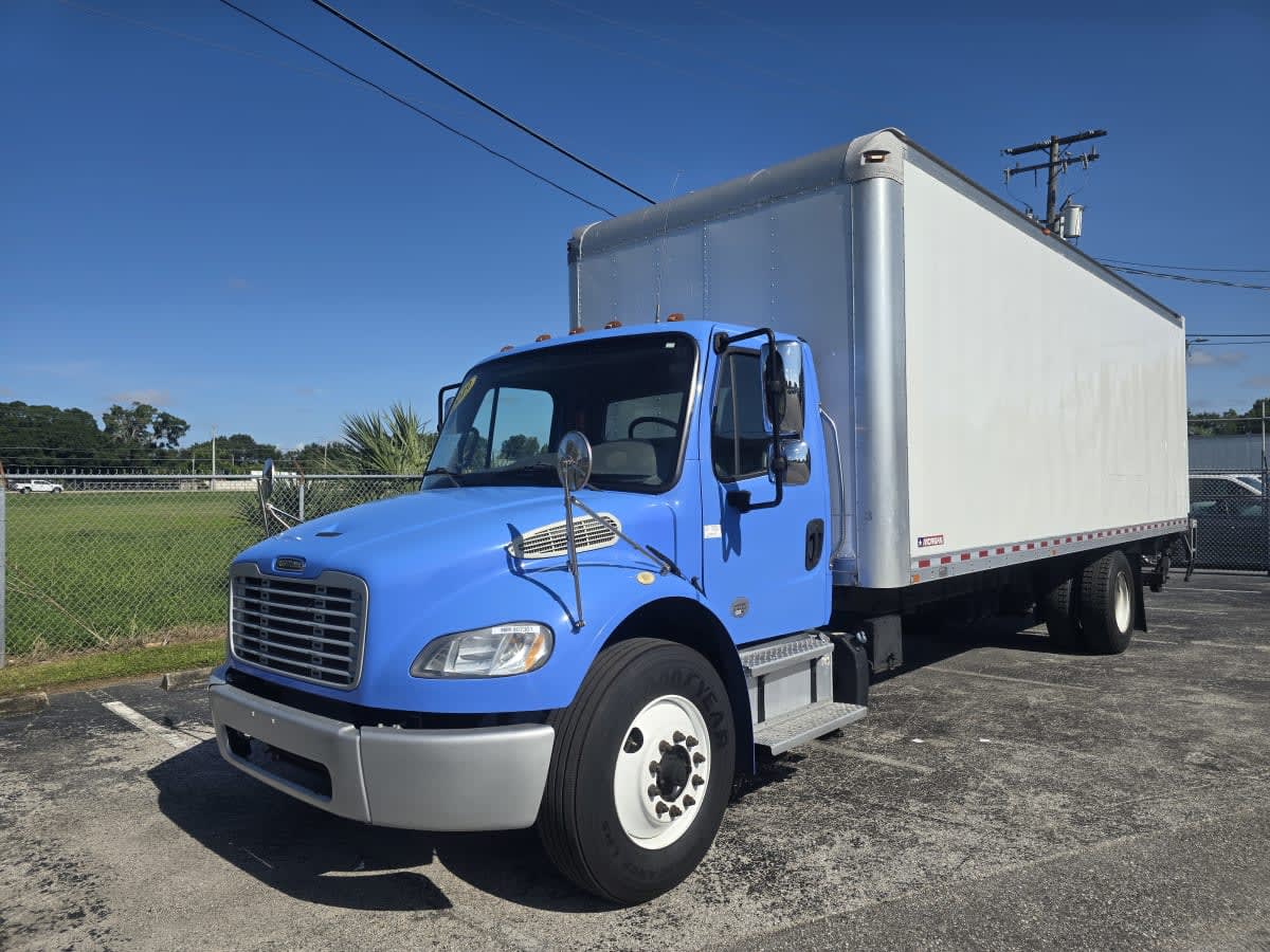 2019 Freightliner M2 106 in Tampa, FL — photo 3