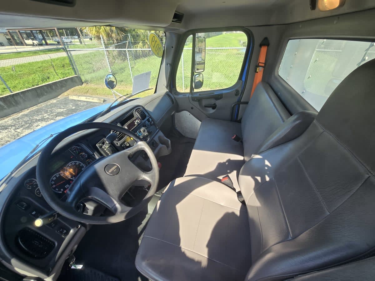 2019 Freightliner M2 106 in Tampa, FL — photo 7