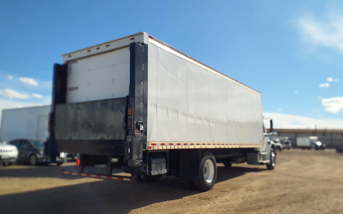 2019 Freightliner M2 106 - image 4