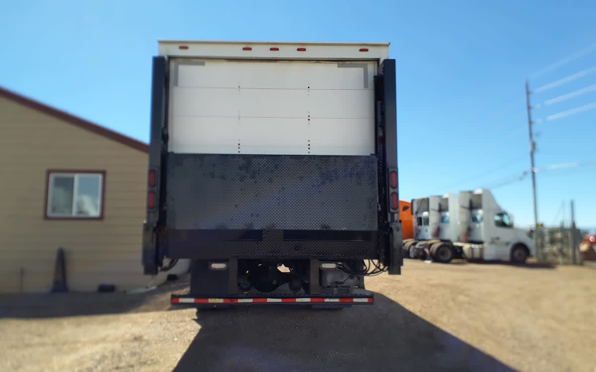 2019 Freightliner M2 106 - image 5