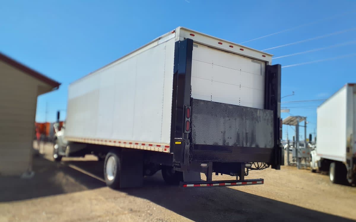 2019 Freightliner M2 106 - image 6