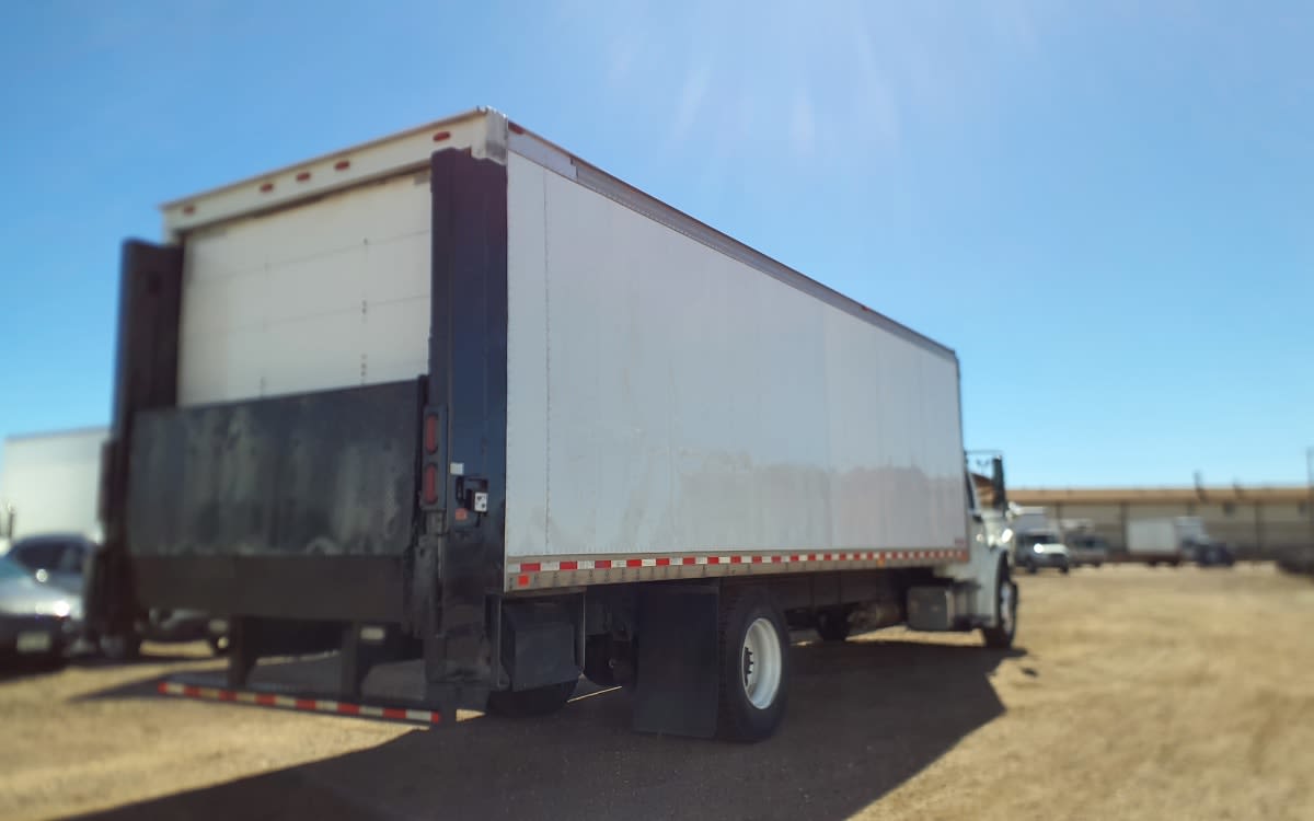 2019 Freightliner M2 106 - image 4