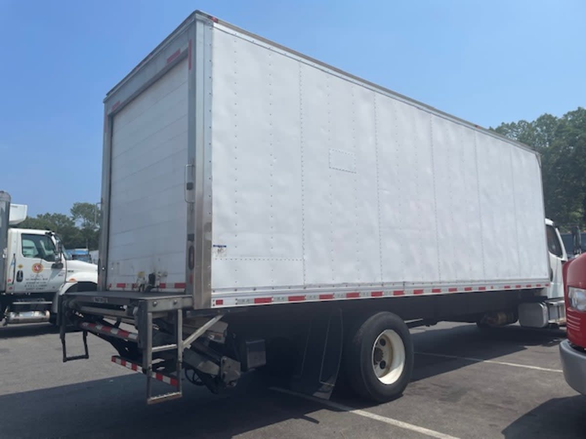 2019 Freightliner M2 106 807398