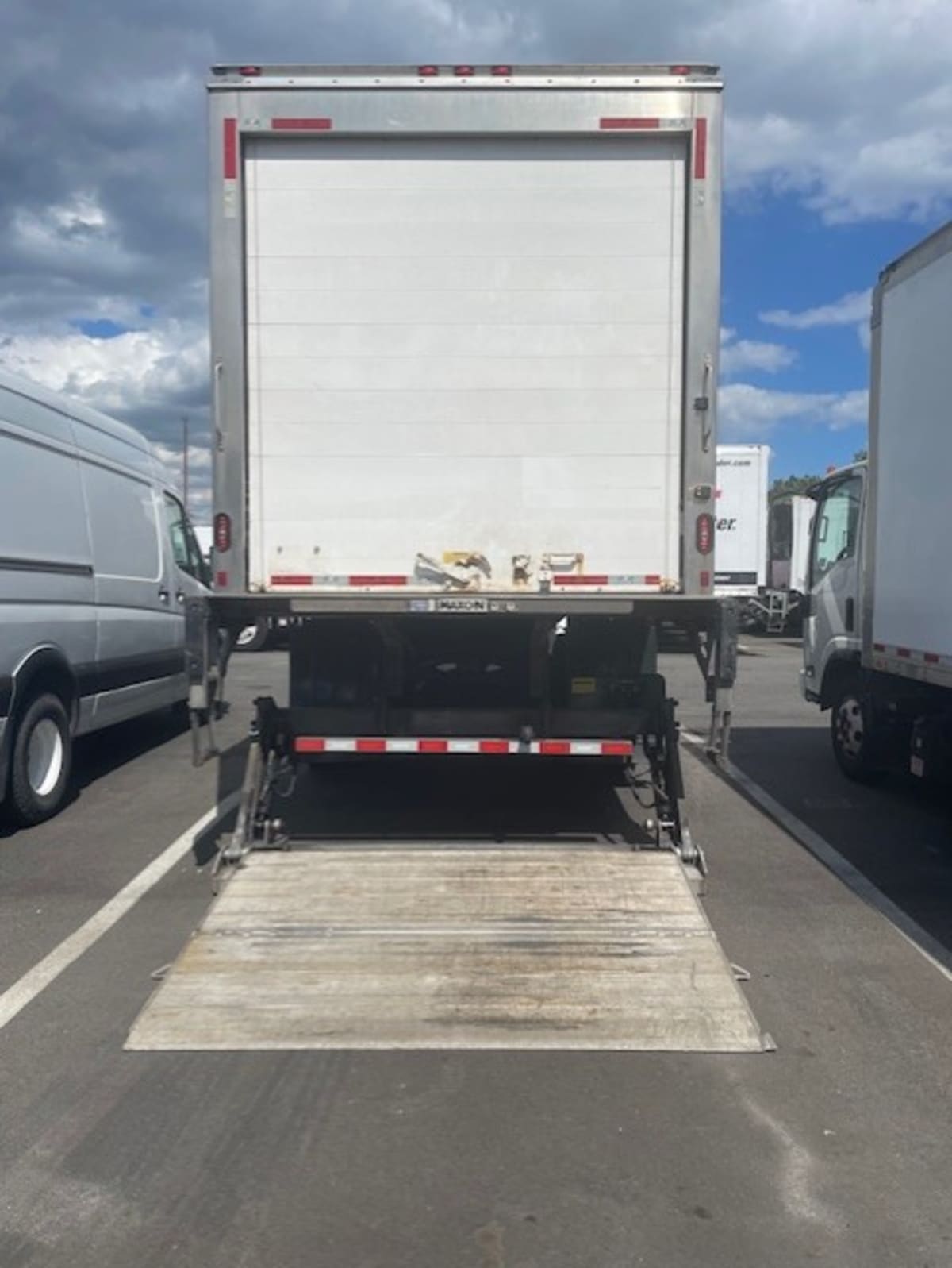 2019 Freightliner M2 106 807399