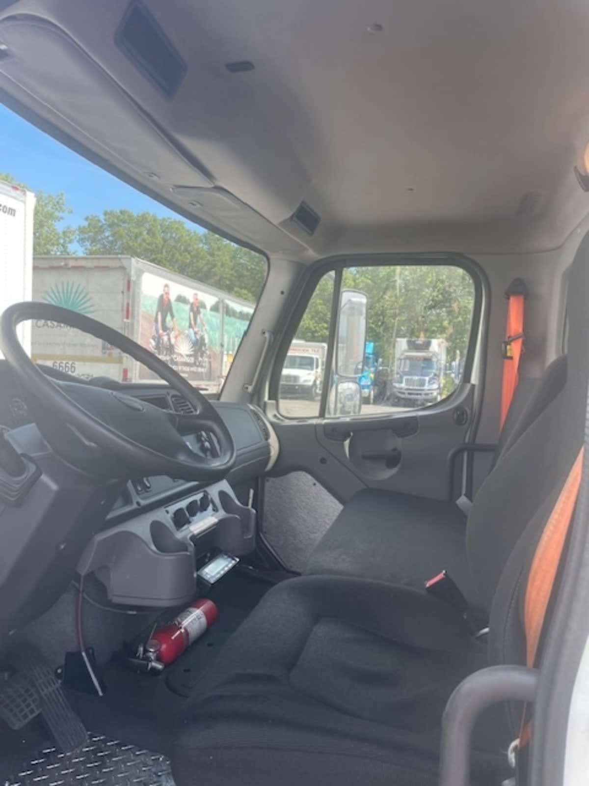 2019 Freightliner M2 106 807399
