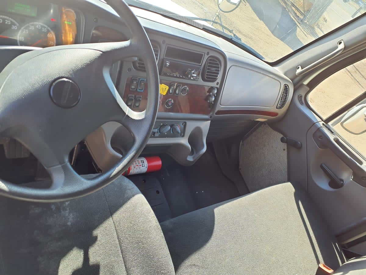 2019 Freightliner M2 106 - image 7