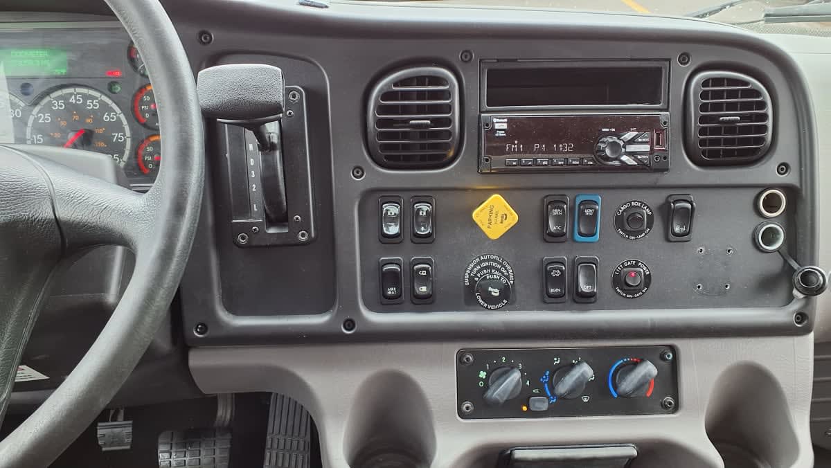 2019 Freightliner/Mercedes M2 106 807411