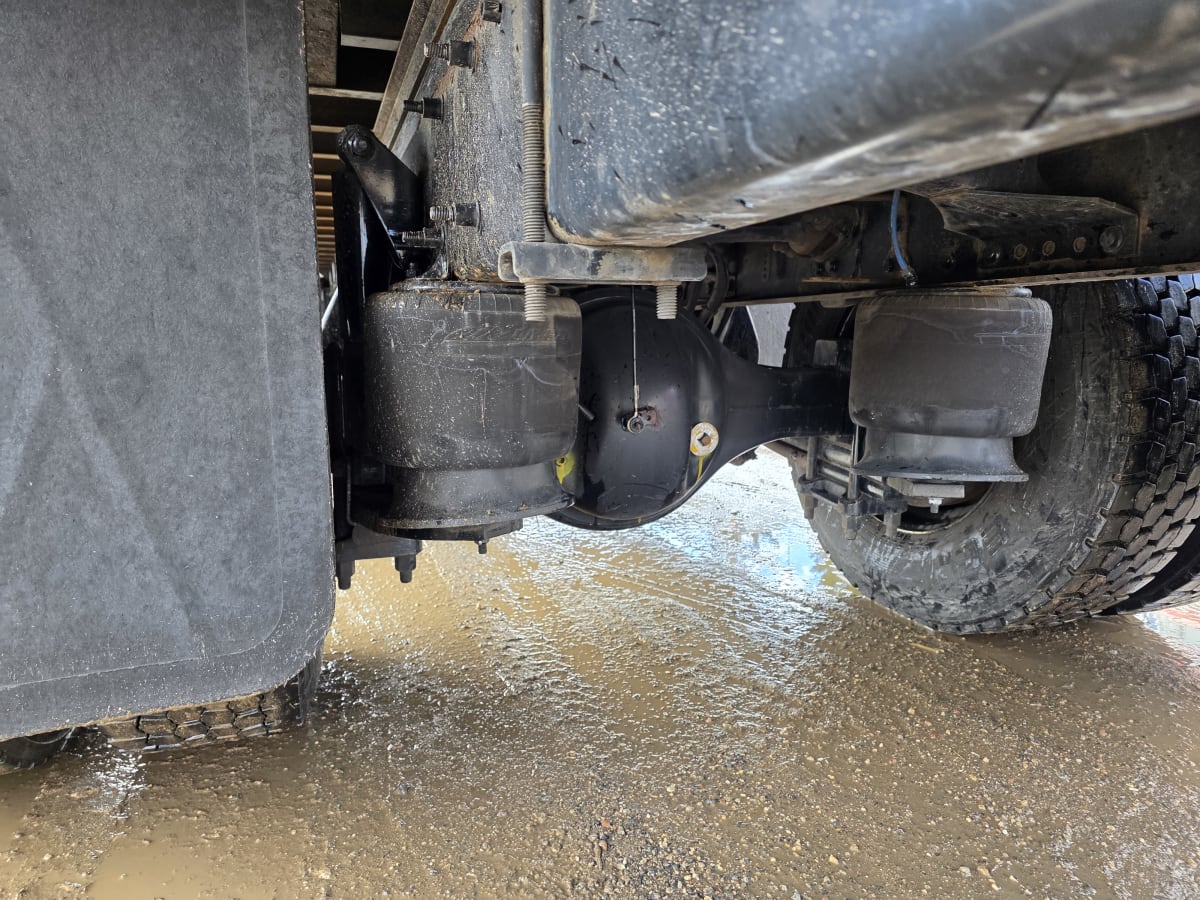 2019 Freightliner/Mercedes M2 106 807592