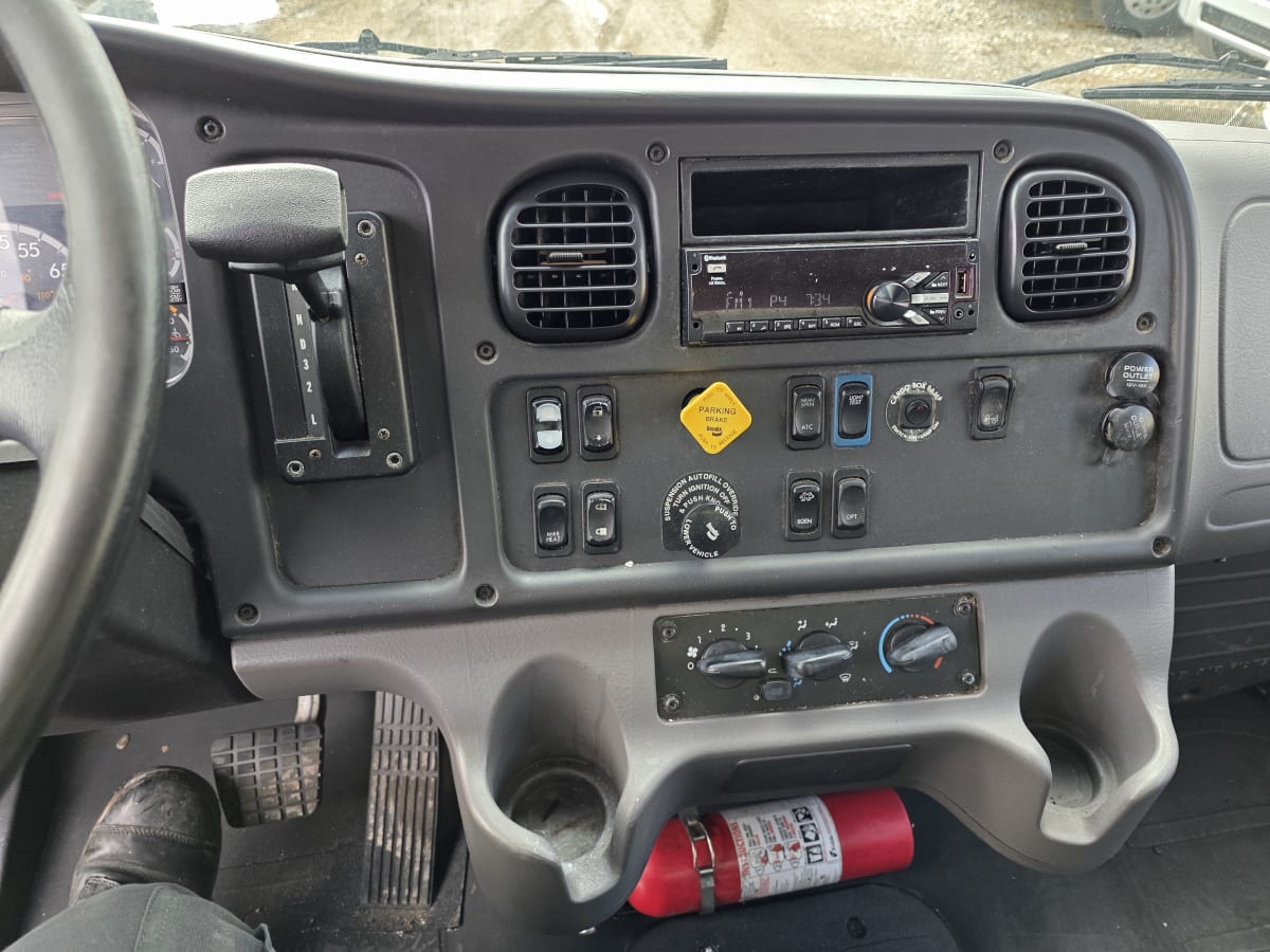 2019 Freightliner/Mercedes M2 106 807592