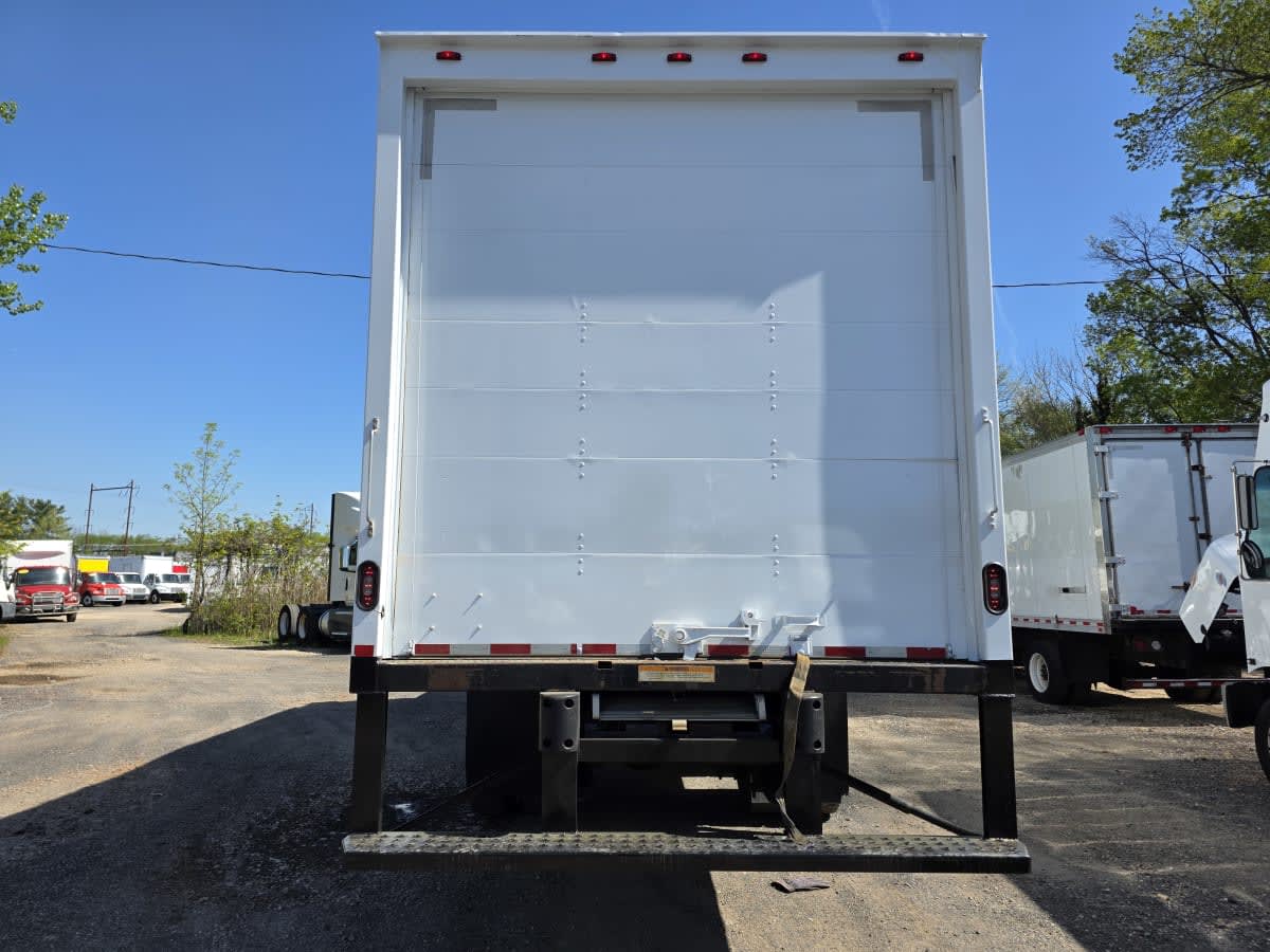 2019 Freightliner/Mercedes M2 106 807594