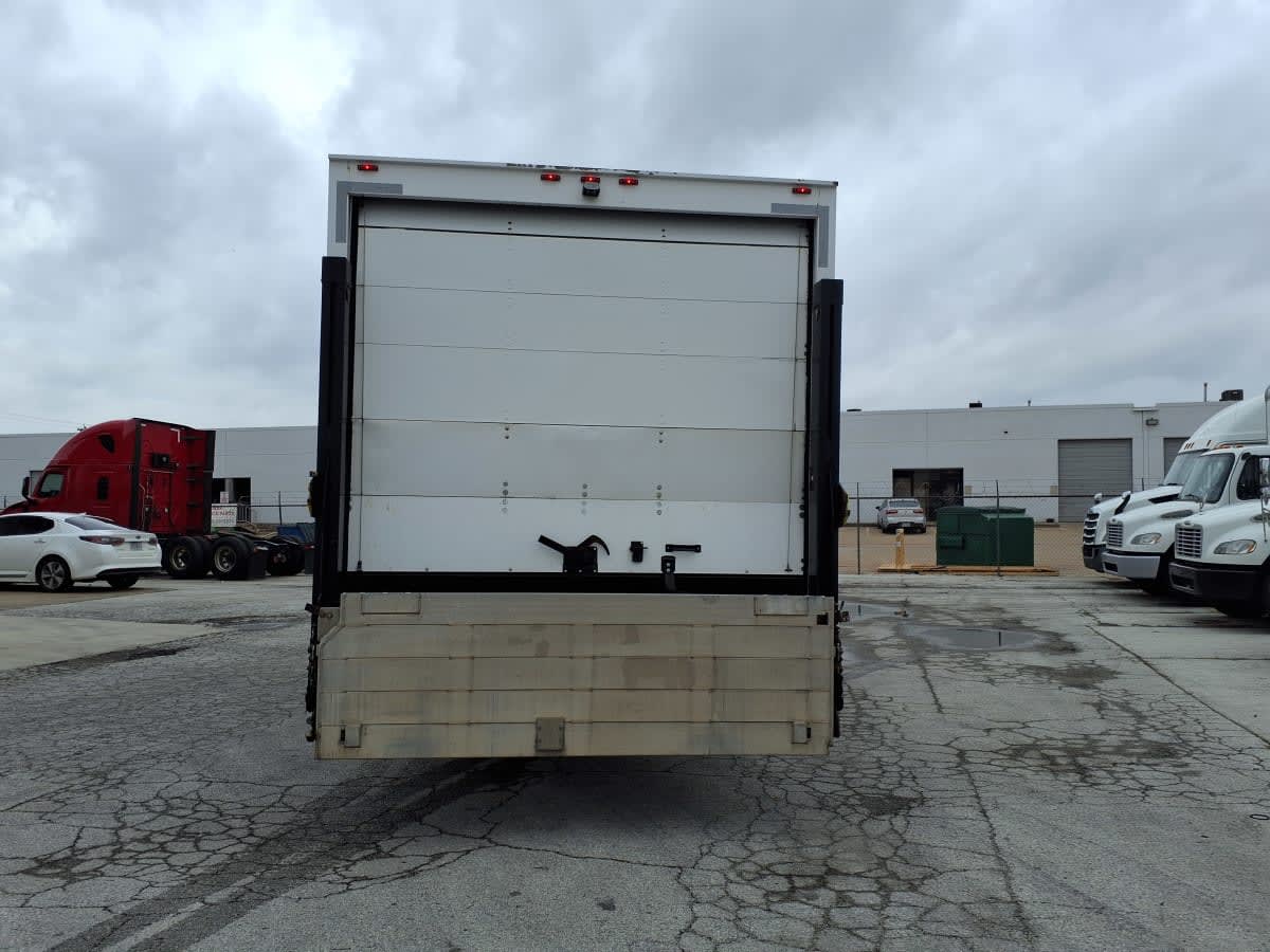 2019 Freightliner/Mercedes M2 106 807628