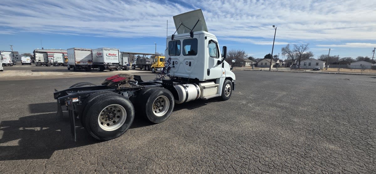 2019 Freightliner - image 4
