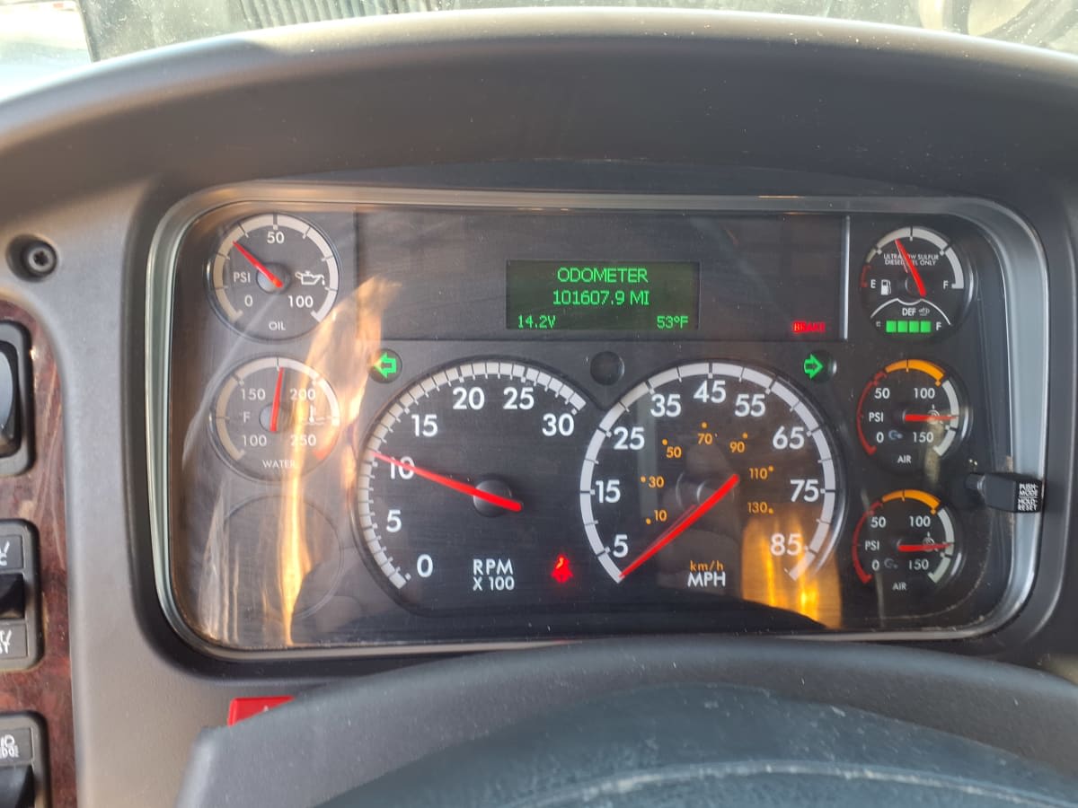 2019 Freightliner M2 106 - image 11