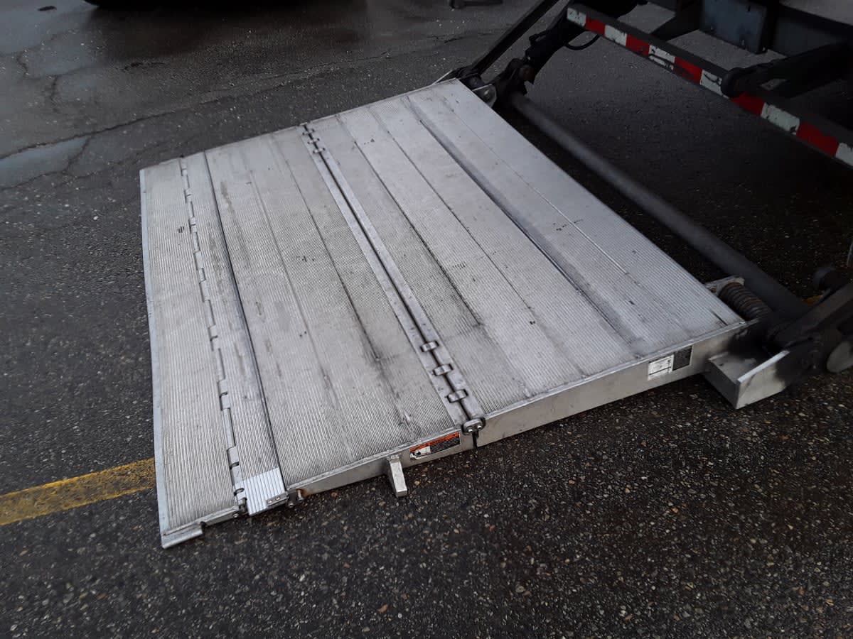 2019 Freightliner/Mercedes M2 106 807664