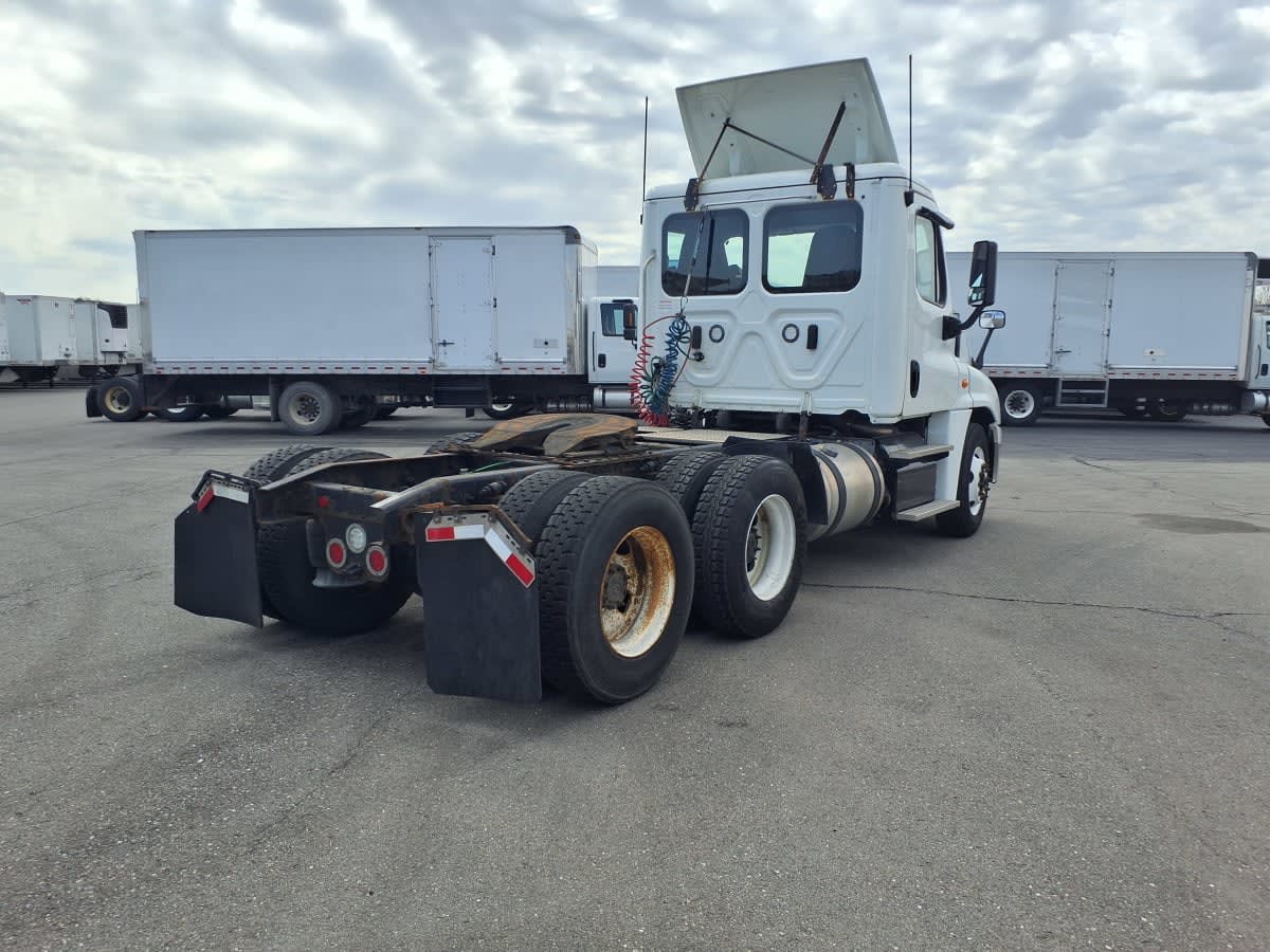 2018 Freightliner Cascadia in Taylor, MI — photo 4