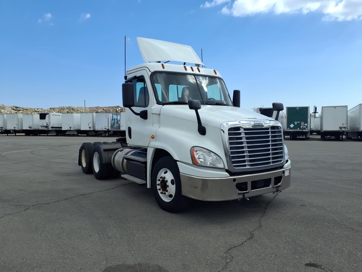 2018 Freightliner Cascadia in Taylor, MI — photo 3