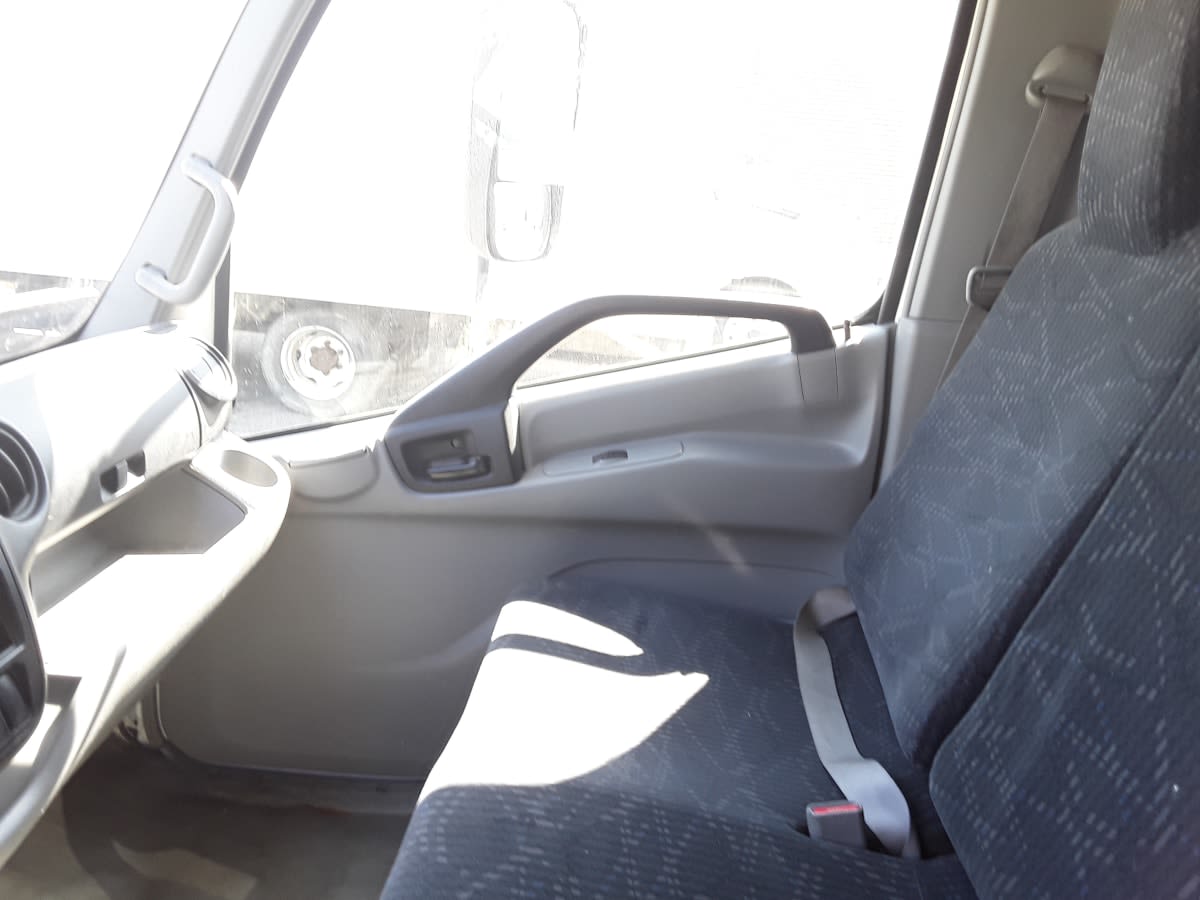 2018 Hino HINO 195 807772