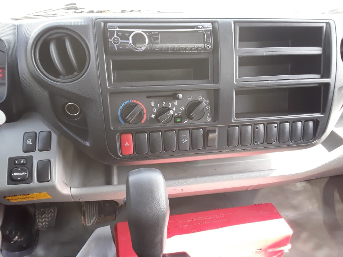 2018 Hino HINO 195 807777