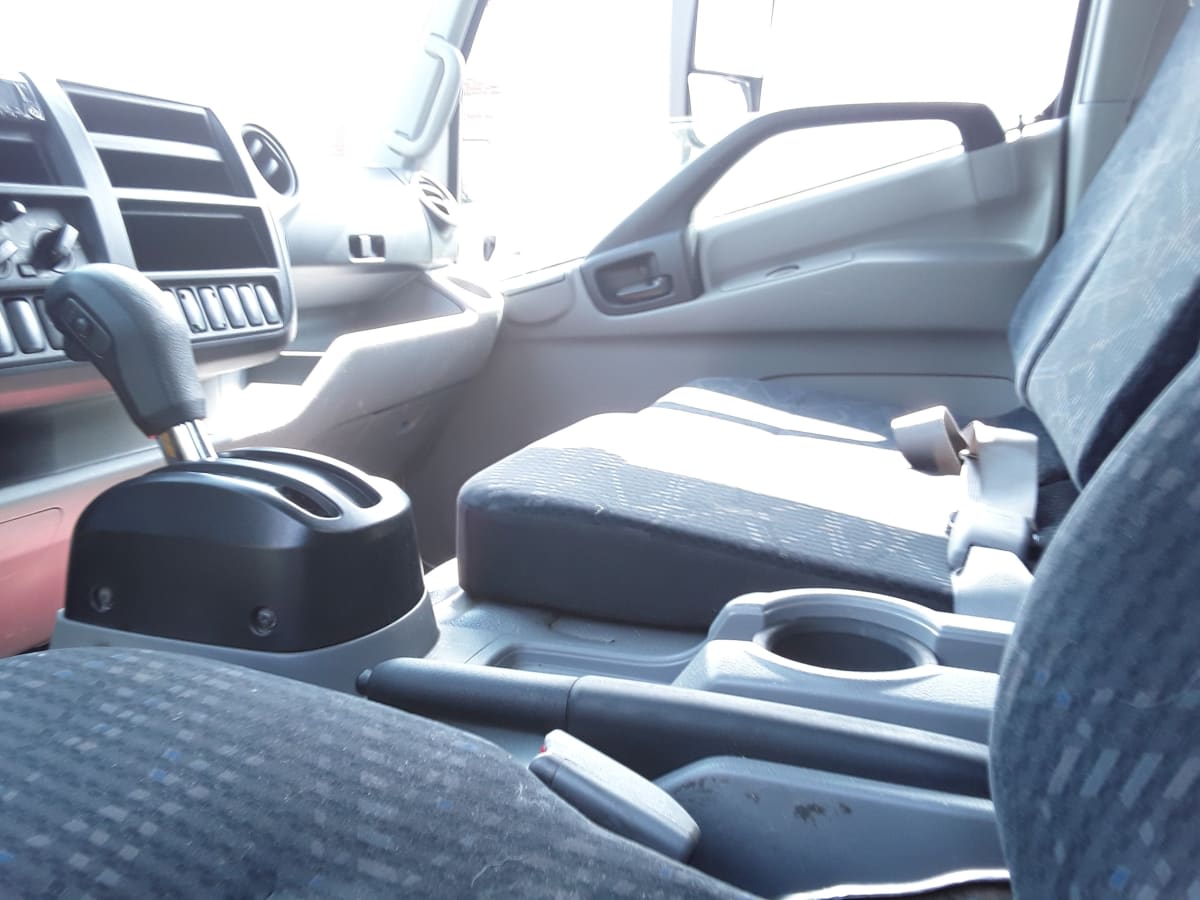 2018 Hino HINO 195 807777