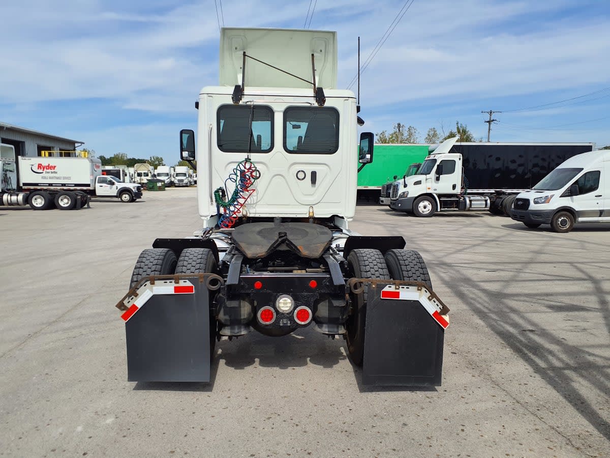 2019 Freightliner/Mercedes CASCADIA 113 807811