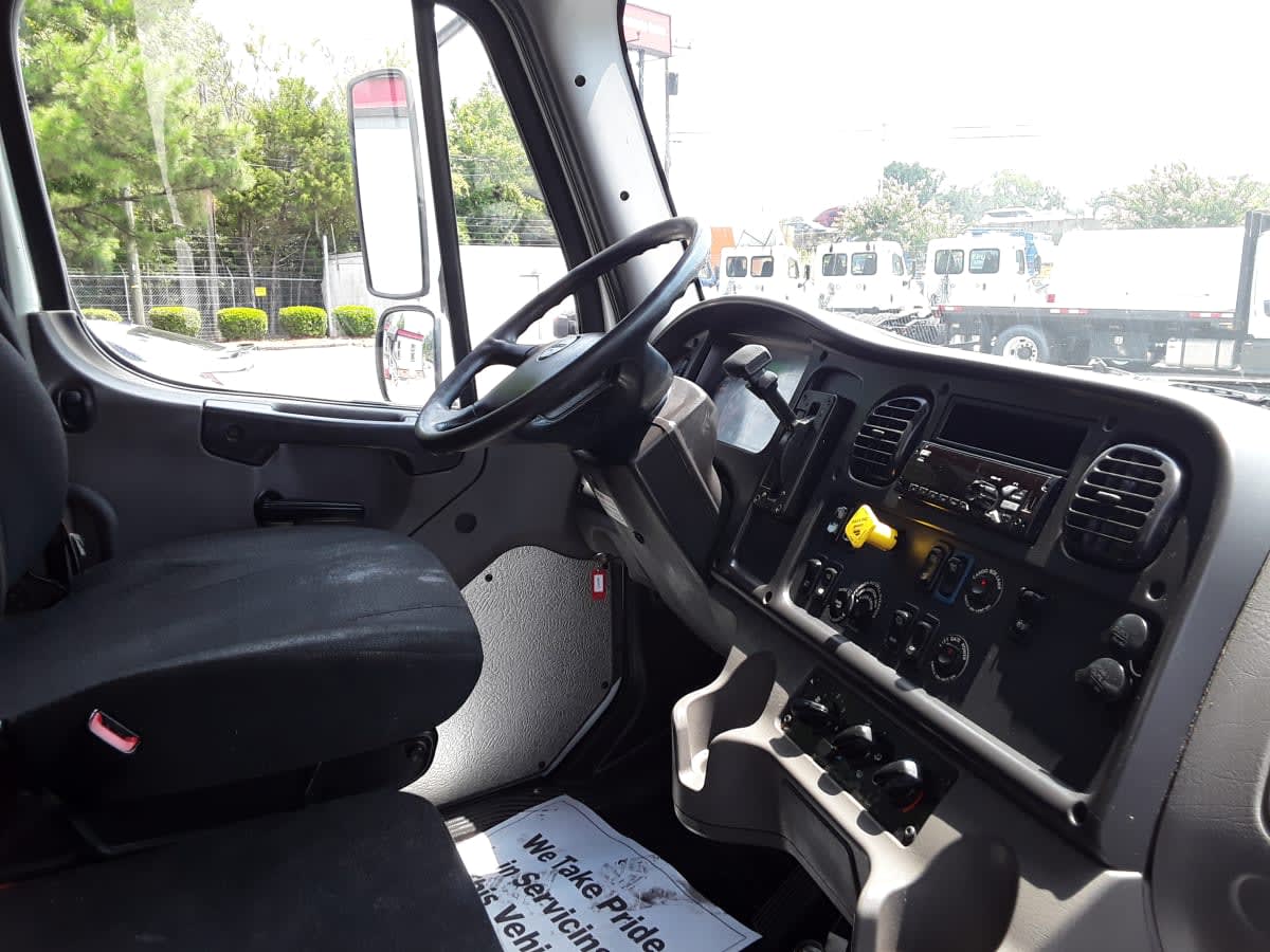 2019 Freightliner/Mercedes M2 106 807819