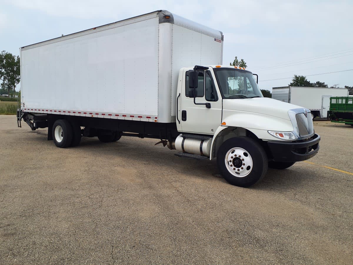 2019 Navistar International 4300 807883