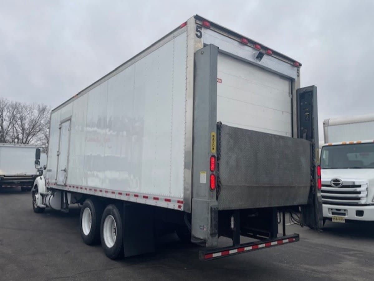 2019 Freightliner/Mercedes M2 112 807897