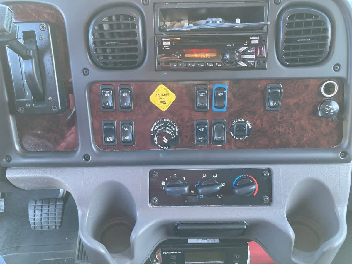 2019 Freightliner/Mercedes M2 106 807904