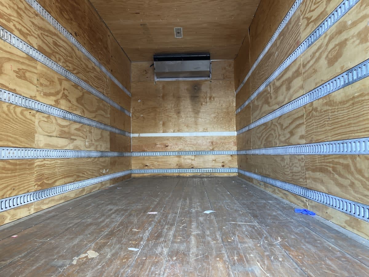 2019 Freightliner/Mercedes M2 106 807904