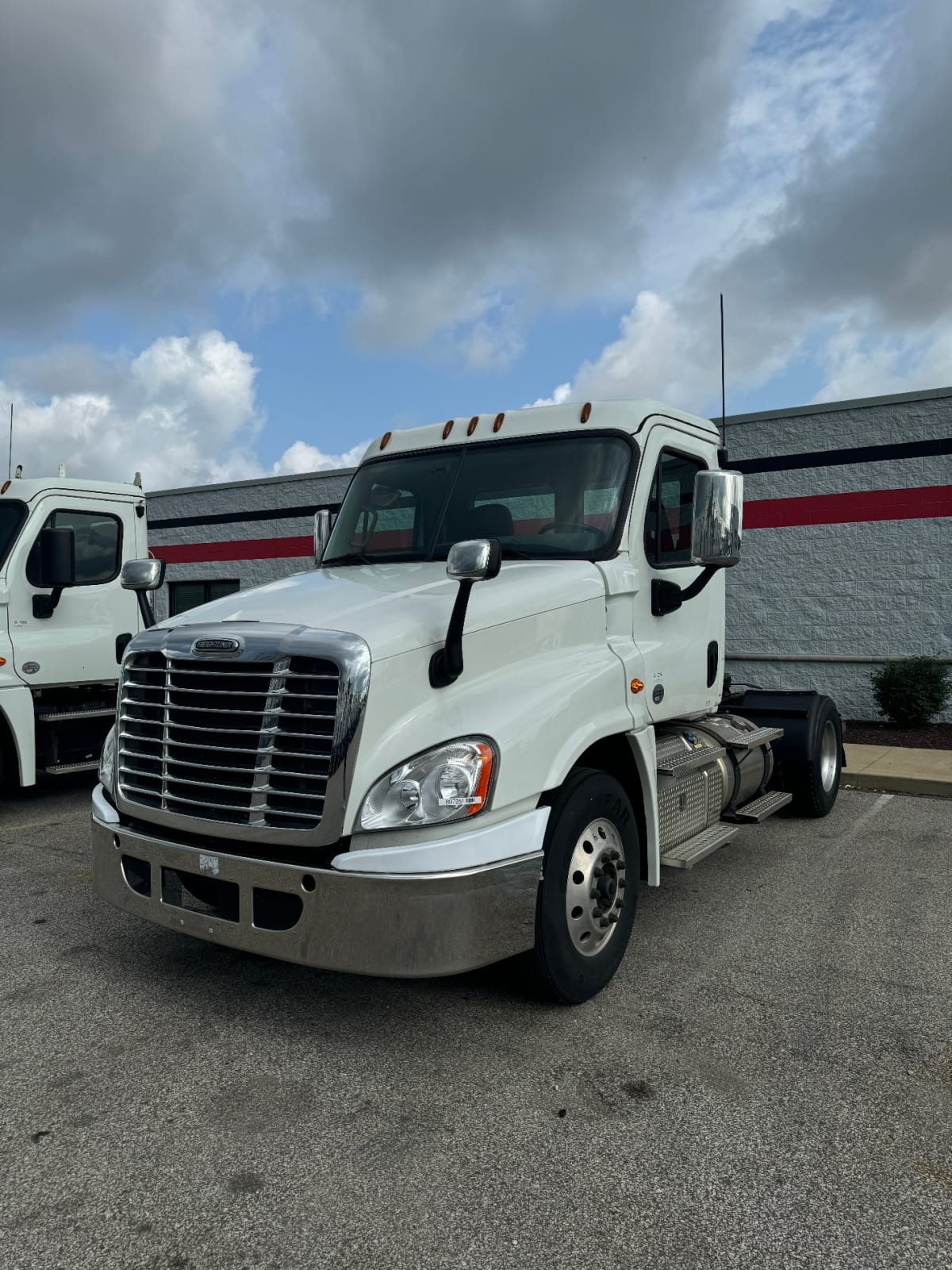 2019 Freightliner/Mercedes CASCADIA 125 807951