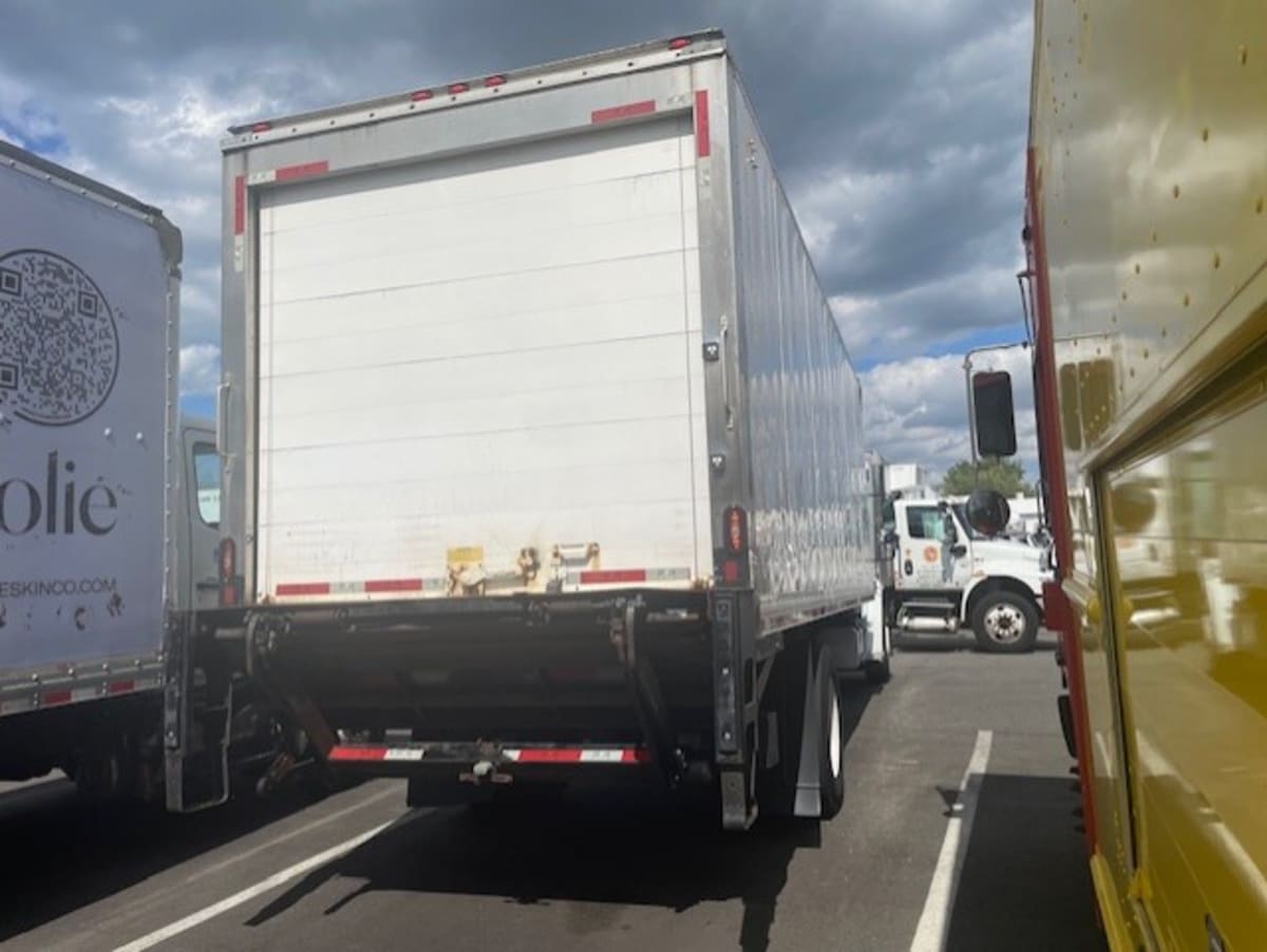 2019 Freightliner M2 106 807979