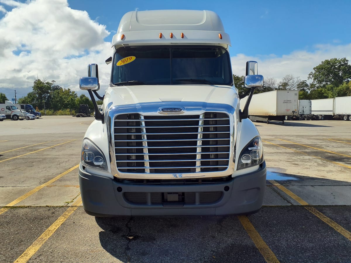 2019 Freightliner/Mercedes CASCADIA 125 808017