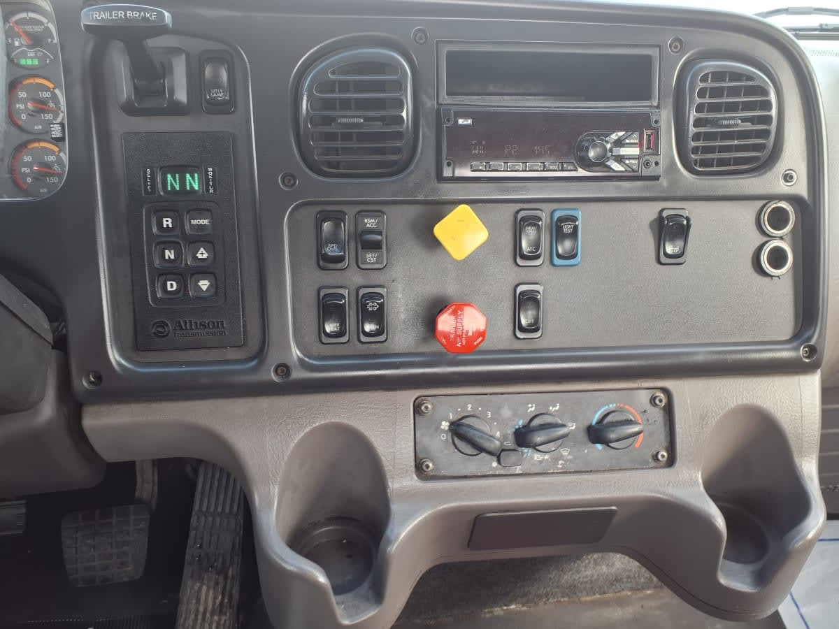 2019 Freightliner M2 112 - image 10