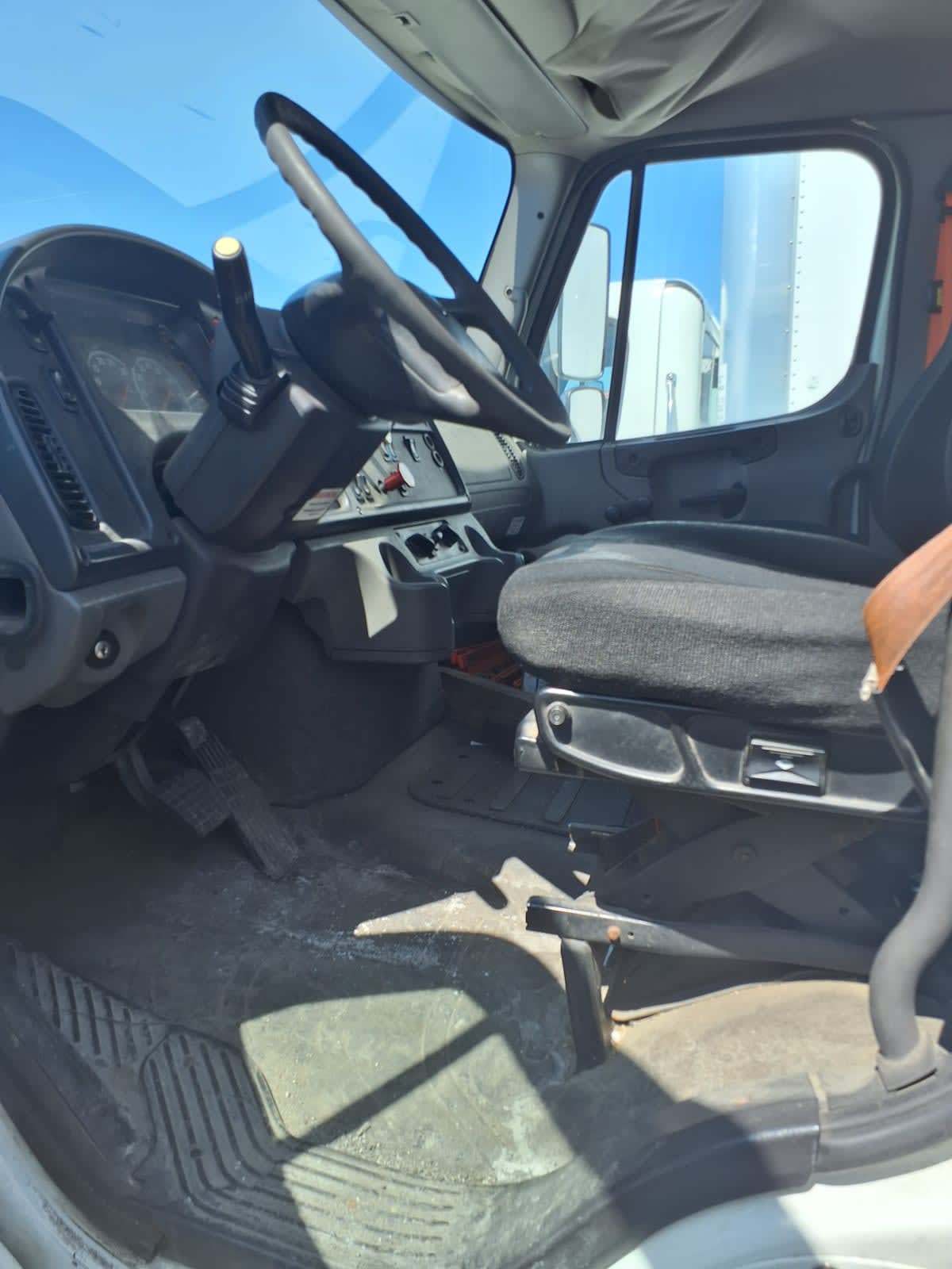2019 Freightliner M2 112 - image 7