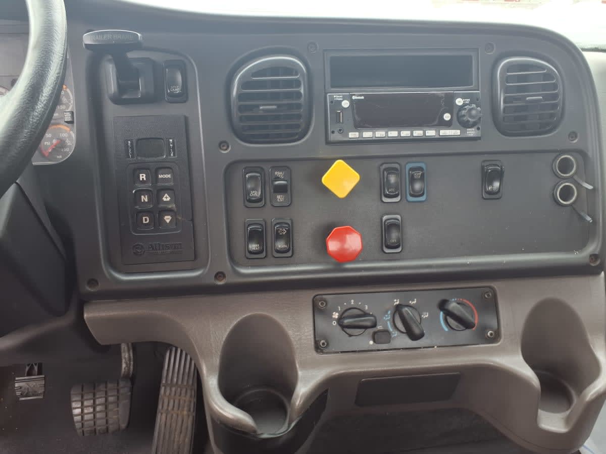 2019 Freightliner M2 112 - image 10