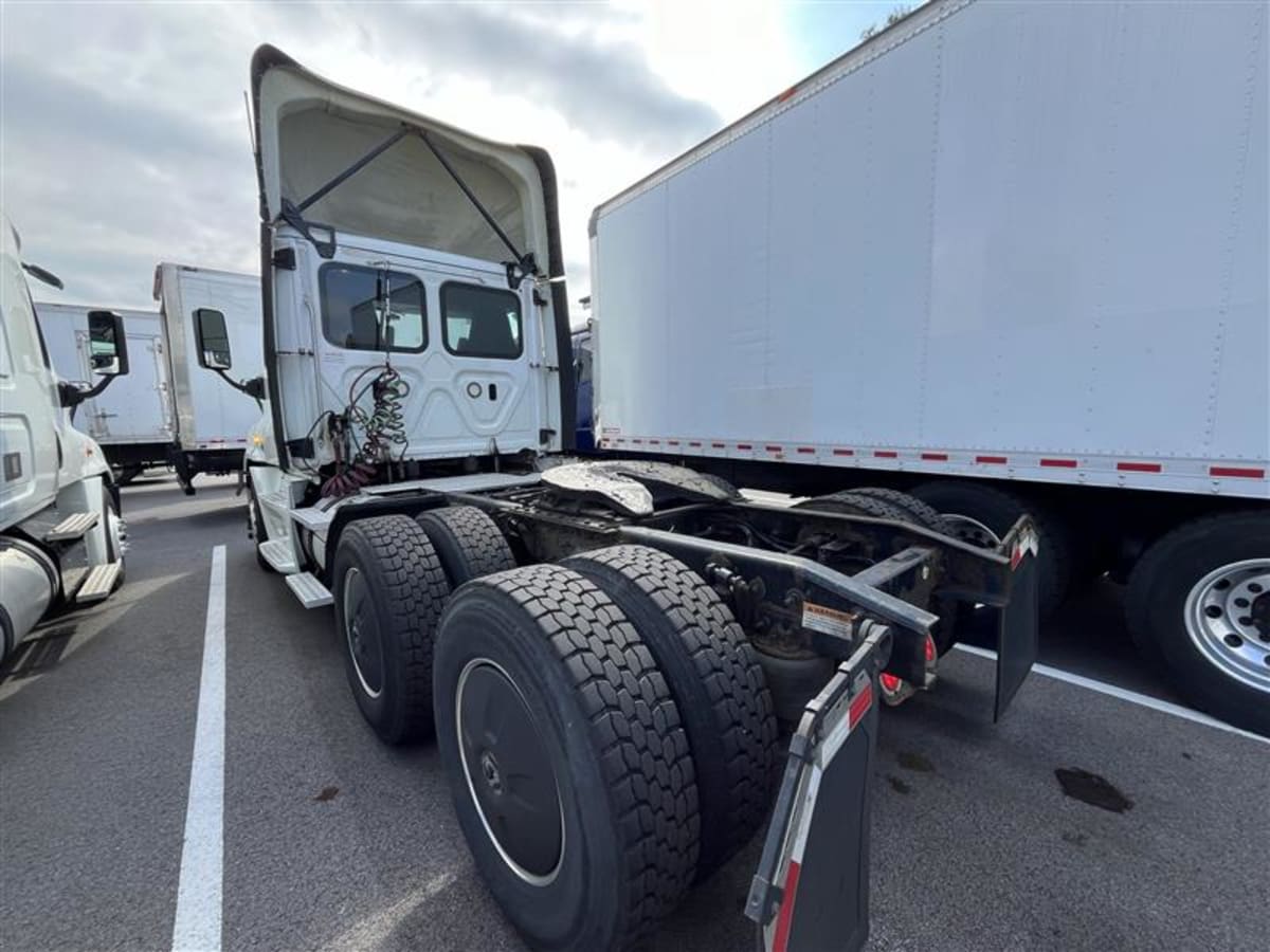 2019 Freightliner - image 6