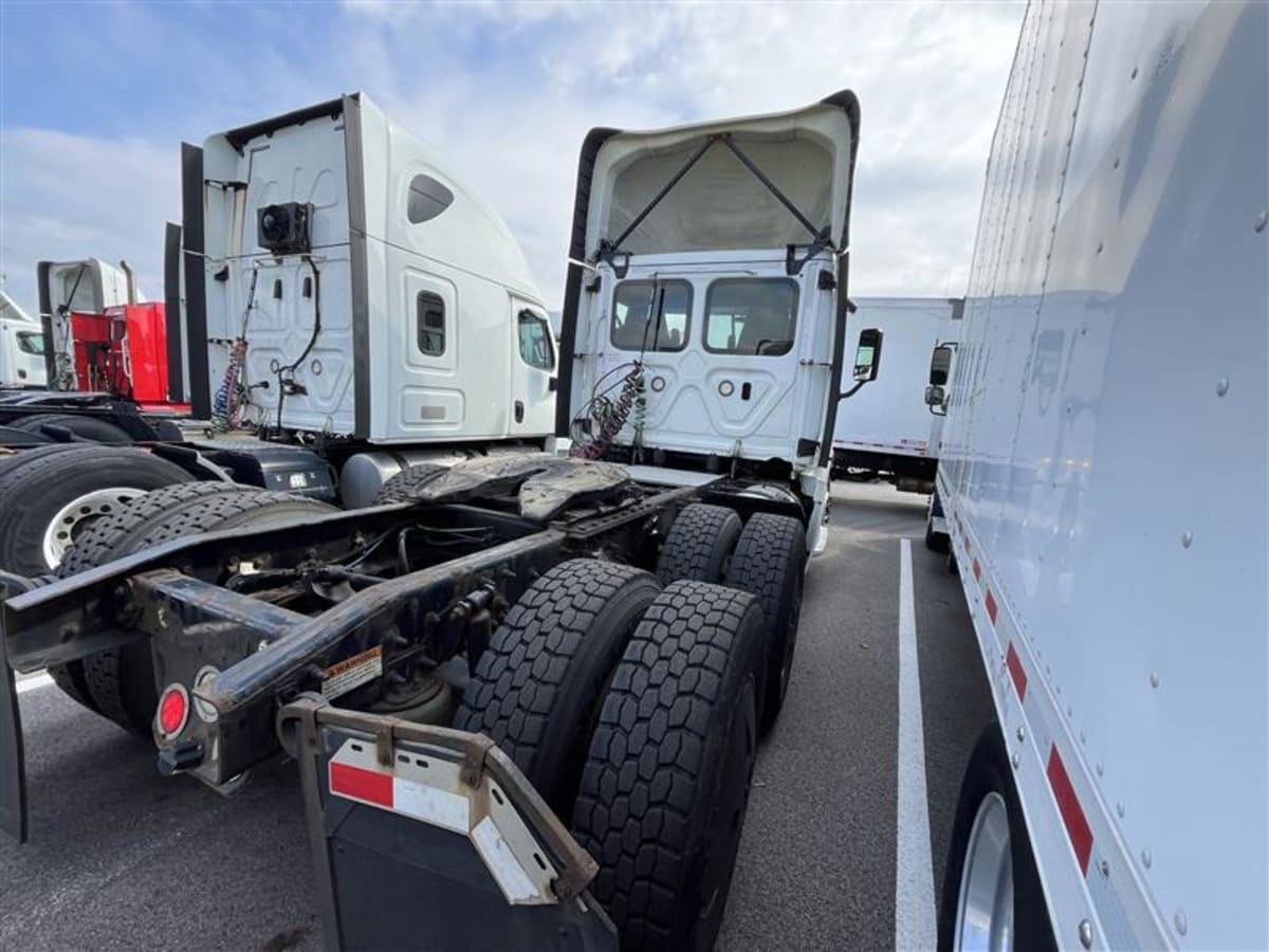 2019 Freightliner - image 4