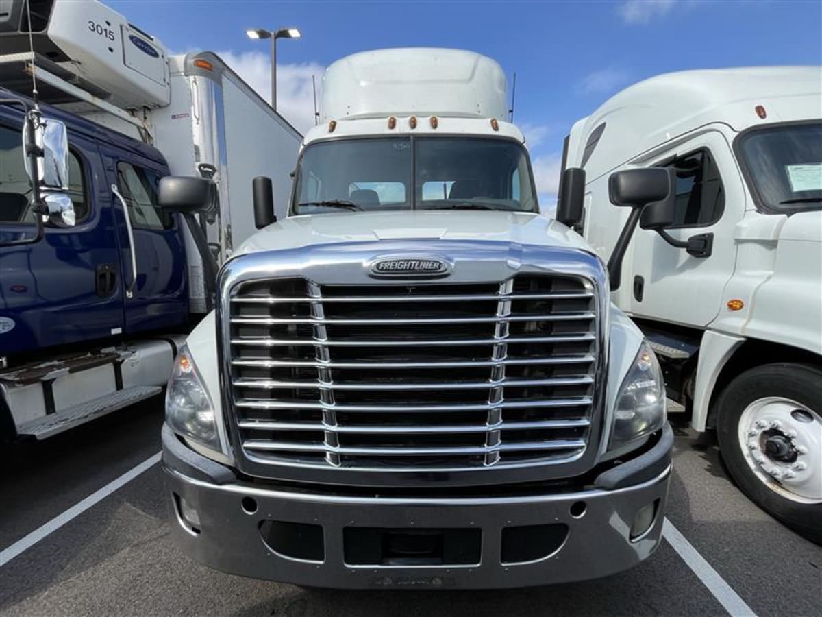 2019 Freightliner - image 2