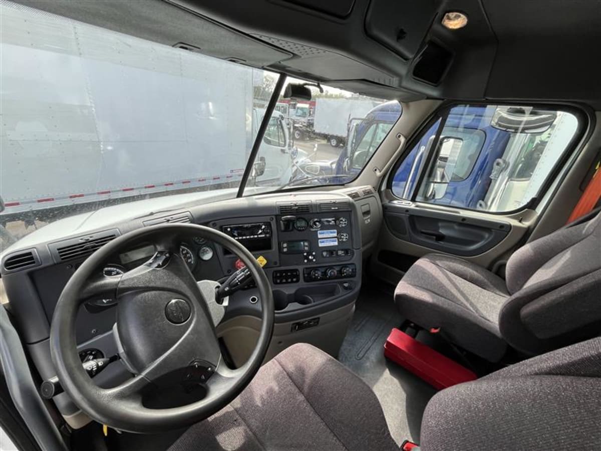 2019 Freightliner - image 7