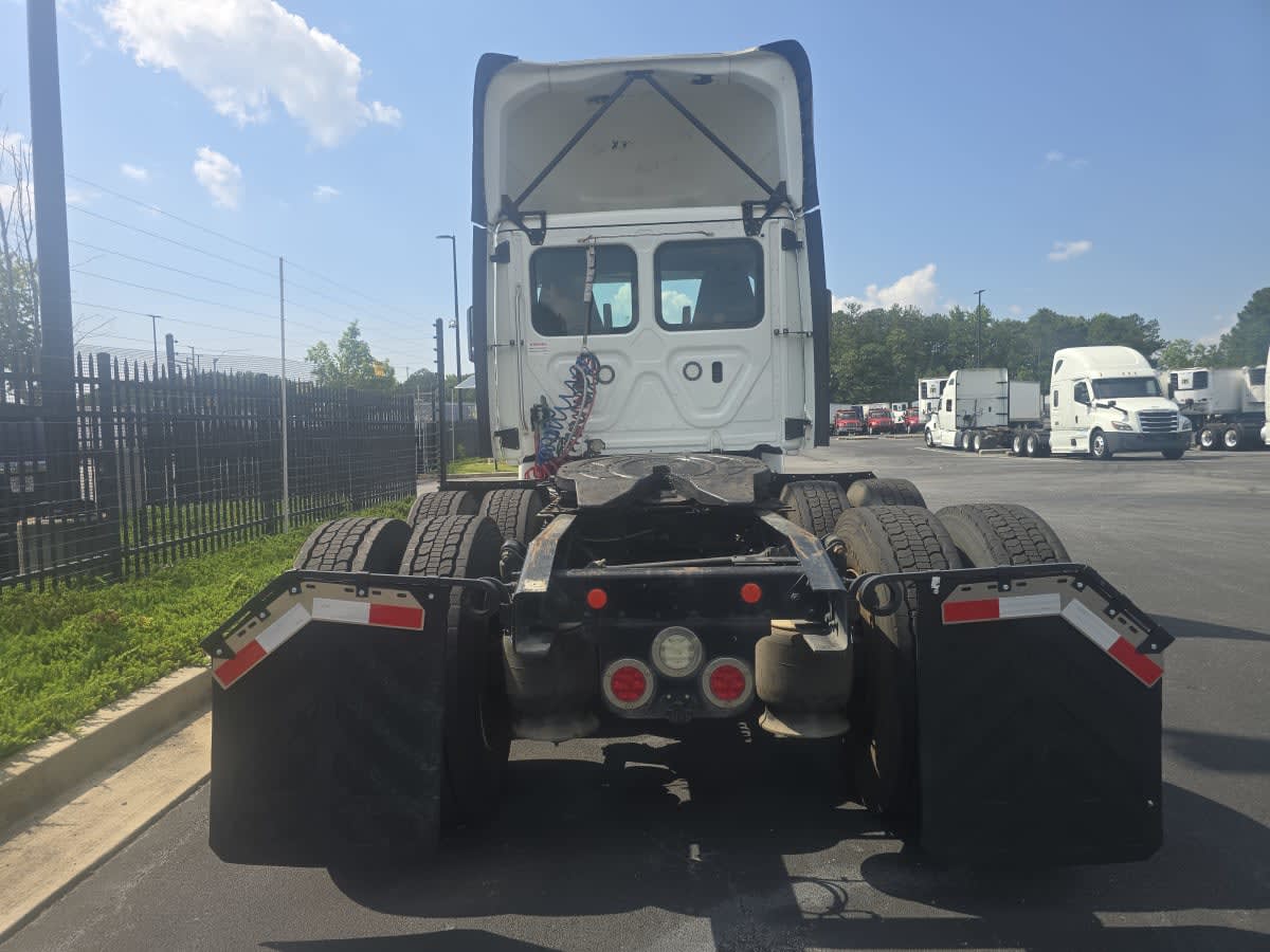 2019 Freightliner Cascadia in Atlanta, GA — photo 5