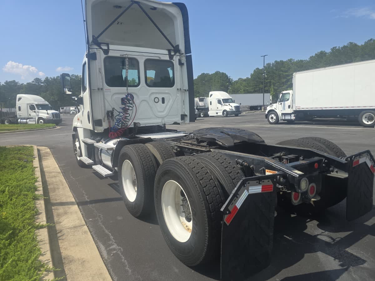 2019 Freightliner Cascadia in Atlanta, GA — photo 6