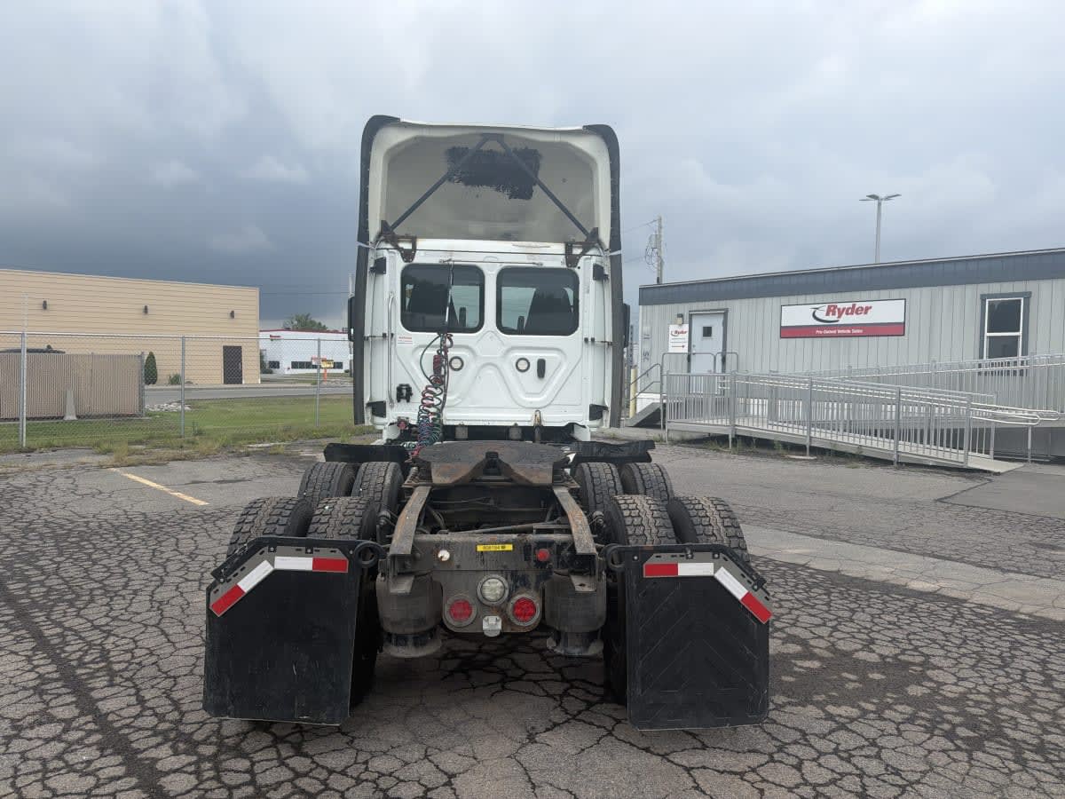 2019 Freightliner Cascadia in Syracuse, NY — photo 5